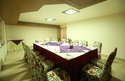 best luxury hotel in mp nagar